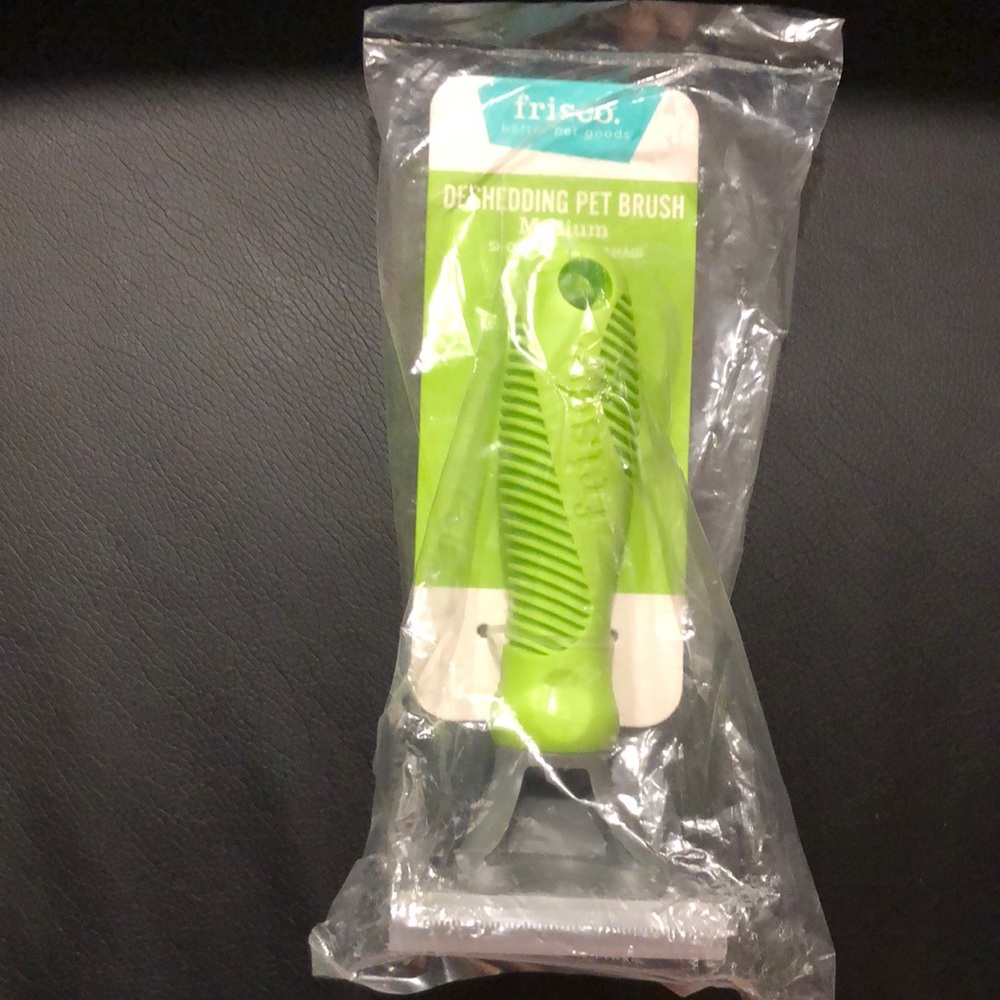 Frisco Deshedding Dog & Cat Brush